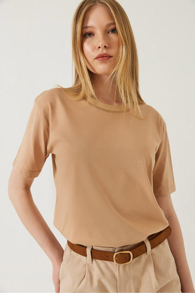 Bianco Lucci Women's Decorative Stitched Crew Neck Tshirt 60602001