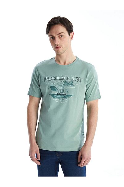 LC Waikiki New Season Crew Neck Κοντό μανίκι εμπριμέ χτενισμένο βαμβακερό ανδρικό Tisort - S50773Z8