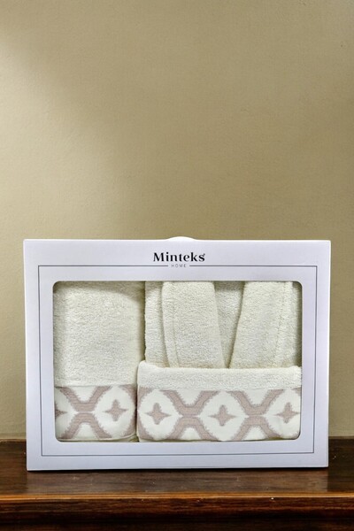 Minteks Романтични спомени - 3-компонентен комплект хавлии и халати за жени (серия Vintage)