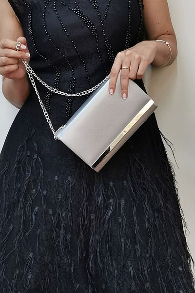 NAZART Rochie de seara argintie din stofa, pochette pentru dama