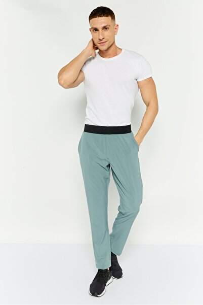 SKECHERS Men Sportswear Fit Brand Logo Outdoor Pants, Slate Grey