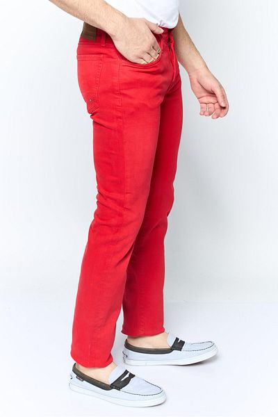 Tommy Hilfiger Men Regular Fit Solid Jeans, Red