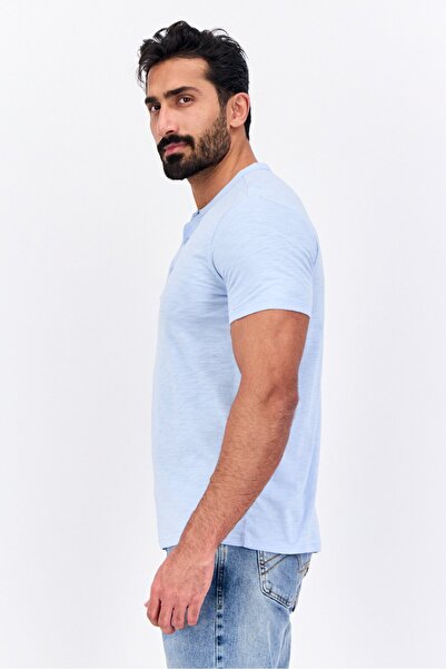 GAP Men Crew Neck Short Sleeves Plain T-Shirt, Light Blue
