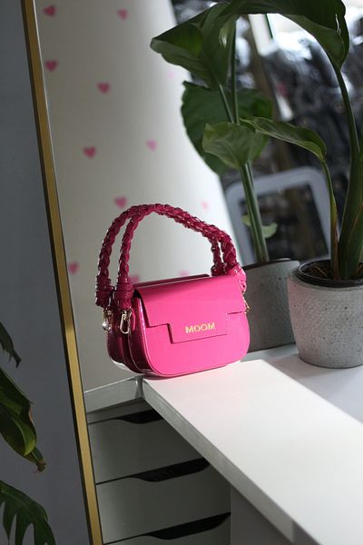 Moom Bag Geantă de umăr cu lanț detaliat cu mâner tricotat din piele fucsia