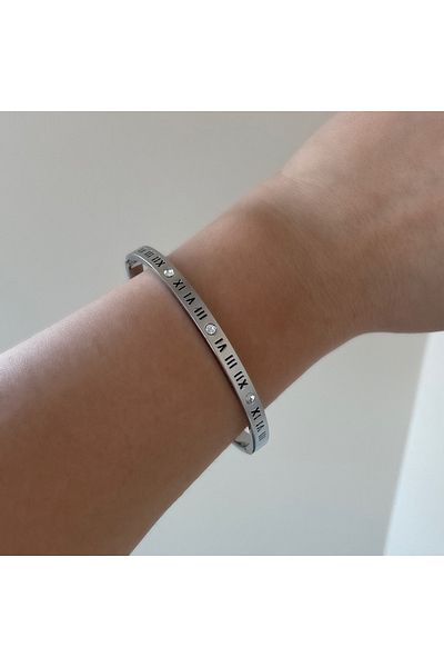 nerora Tarnish Stainless Steel Roman Numeral Zircon Stone Bracelet Silver