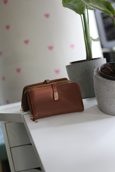 Moom Bag Дамски портфейл с копчета в кафяво-златист цвят