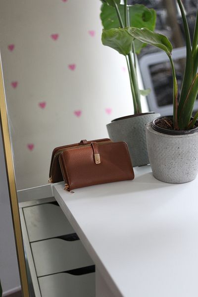 Moom Bag Дамски портфейл с копчета в кафяво-златист цвят