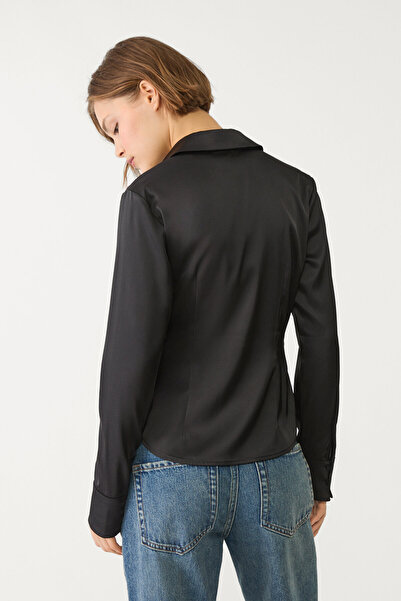 Stradivarius Fitted satin Tshirt