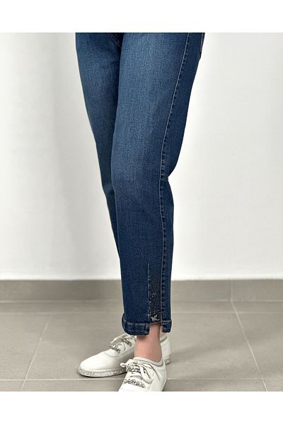 LA CARTE Mom Jeans with Stones and Elastic Waist