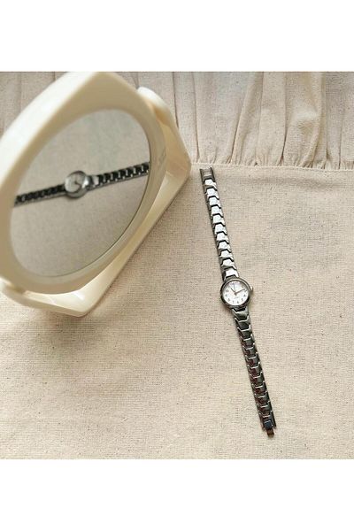 QUARTZ Minimal Metal Band Women's Wristwatch Silver Color