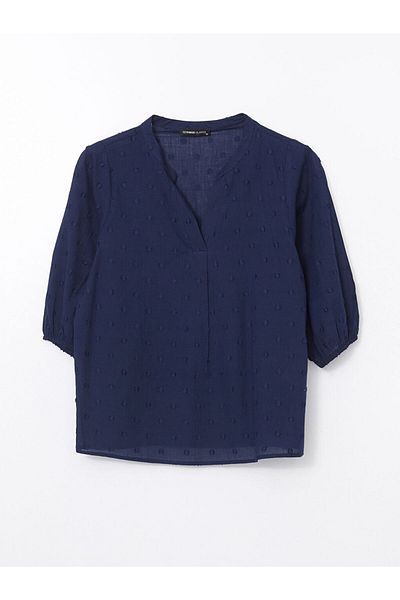 LC Waikiki Γυναικεία μπλούζα με υφή LCWAIKIKI Classic Runaway Collar