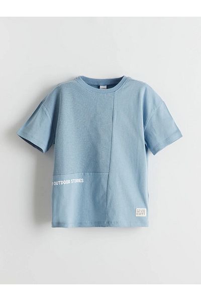LC Waikiki طقم تي شيرت وشورت للأولاد مطبوع برقبة دائرية باللون الأزرق من LCW Baby