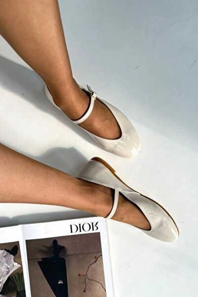 inizio Бежеві балетки з ремінцем P9002