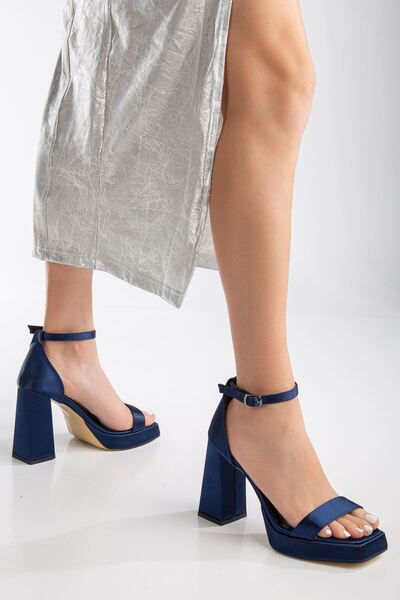 Hayalimdeki Ayakkabı Matilda sötétkék szatén - nyitott orrú, vaskos sarkú cipő platformmal