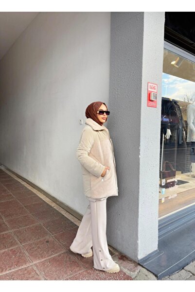 Minel Women's Furry Beige Short Coat 031