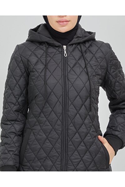 şuranur Kapüşonlu Kapitone Mont - Siyah