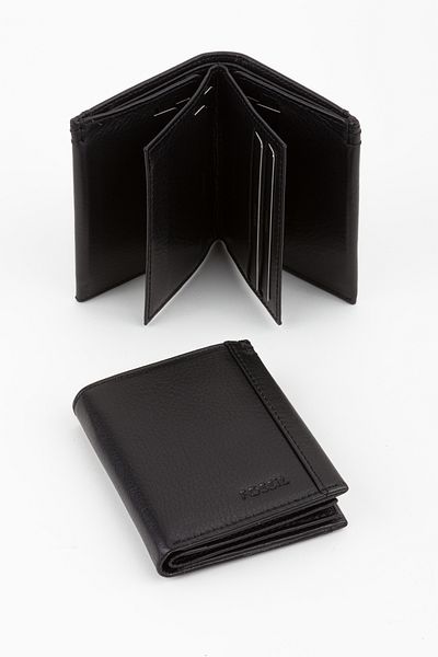 Fossil Boxed Leather Black Vertical Men's Hand Portfolio Wallet