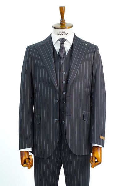 Kadir Büyükkaya Men's Suit - Wide Collar and Vest Detail - Kav1051W