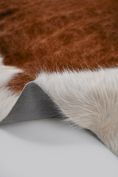 Naar Halı Dana Postu Kahve / Bej Deri Halı