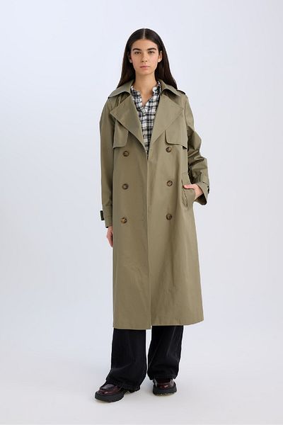 DeFacto Langer Trenchcoat mit zweireihigem Ausschnitt – Knopfleiste, Taschen und Gürtel, Epaulette D5755AX25SP