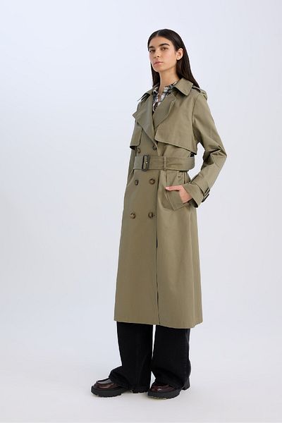 DeFacto Langer Trenchcoat mit zweireihigem Ausschnitt – Knopfleiste, Taschen und Gürtel, Epaulette D5755AX25SP