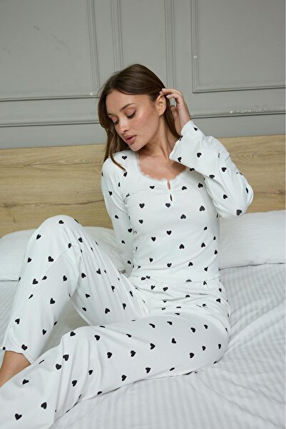 FASHION Σετ άνετες πιτζάμες με λεπτομέρεια από δαντέλα μαύρη καρδιά
