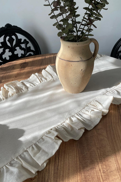 KAMİZ Fırfırlı Keten Runner 40x150 Daha Uzun, Daha Şık!