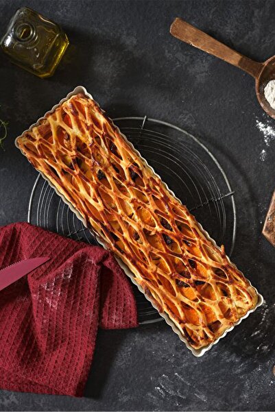 Tchibo Lattice Dough Roll, Maroon