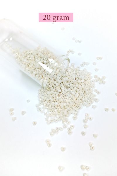 STUMBANNG Bulk glass sand beads (11/0) 2 mm - 20 grams - bright white - bnc030