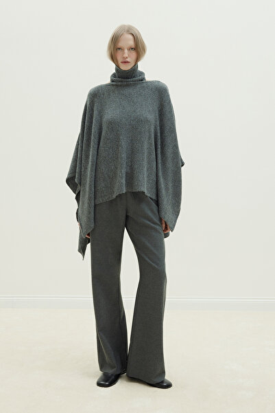 Suud Collection Smoked Knitwear Cape
