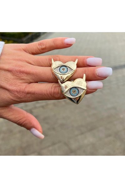 gozdeasutayaccessory أقراط على شكل قلب