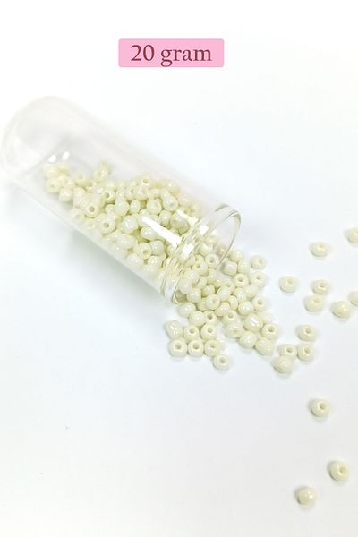 STUMBANNG Bulky Glass Sand Beads Large Size (6/0) 4 mm - 20 Grams - Cream - Bnc071