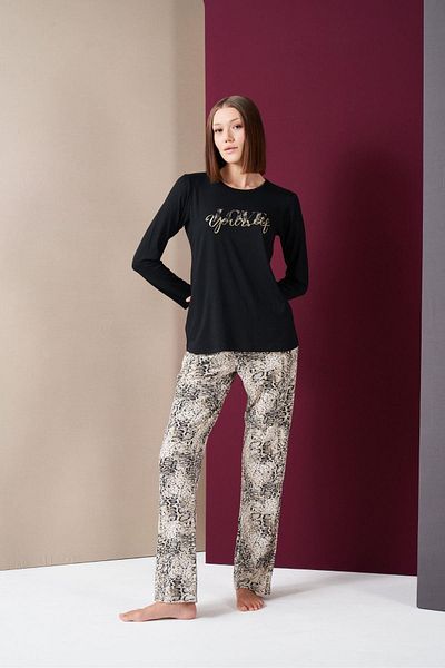 PJS 26020 Costum de pijama cu mânecă lungă pentru femei Love Yourself cu gât rotund cu model leopard
