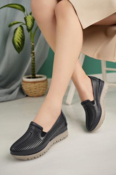 Diego Carlotti حذاء كاجوال نسائي من الجلد الطبيعي DD1349