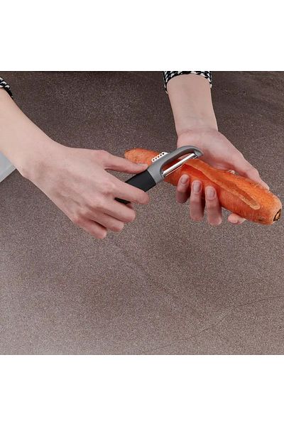 KORKMAZ Red Vegetable Peeler