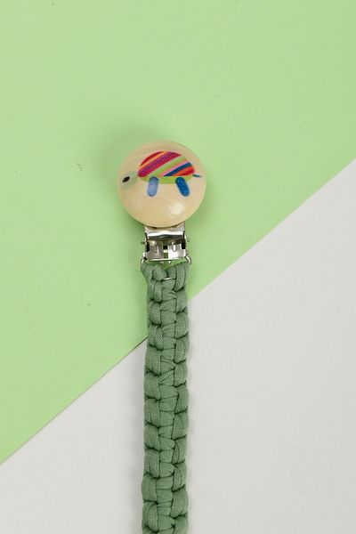 e&f Store Green Natural Wooden Pacifier - Turtle Strap - Hand Knitted