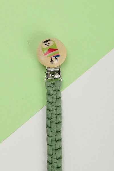 e&f Store Hand Knitted Natural Wooden Pacifier Holder - Owl - Green