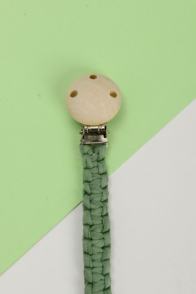e&f Store Hand Knitted Natural Wooden Pacifier Holder - Plain - Green