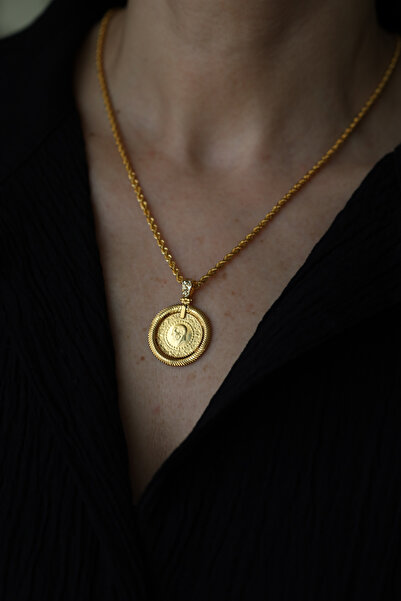 Yenigün Kuyumculuk 14 Ayar Altın Balıksırtı Çerçevede 22 Ayar Altın Çeyrekli Kolye Ucu