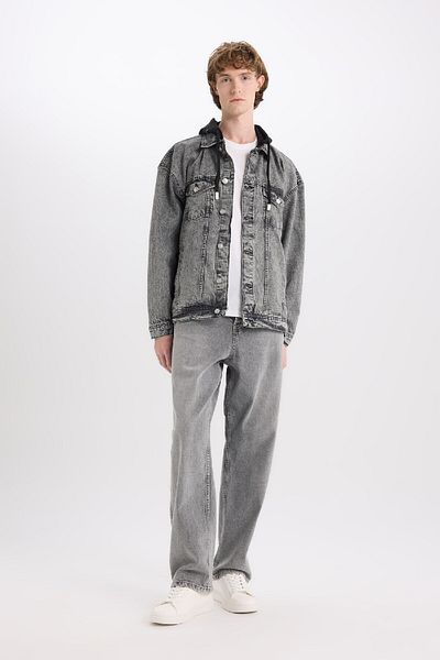DeFacto Übergroße, weit geschnittene, mit Kapuze geknöpfte, saisonale Frühlings-Jeansjacke D0416ax25sp