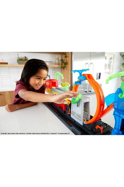 HOT WHEELS Gtt96 Model Giant Octopus with Car Wash Game Set