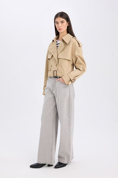DeFacto Kurzer Trenchcoat mit Smoking-Ausschnitt – Knopf und Gürtel, reguläre Passform, Apoletki D5797AX25SP