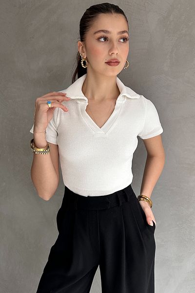 Rabi Shine Rabi̇ Shi̇ne Short Sleeve Collar Detail V-Neck T-Shirt