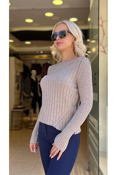 Unique Stylish Sweatshirt with Knitwear Collar