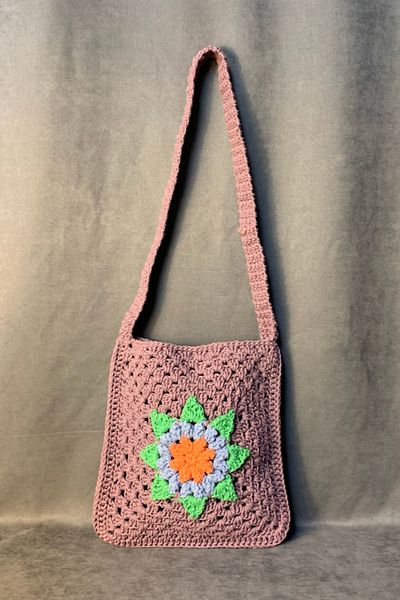 Uretti - Geantă de cruce cu motiv trandafir tricotat manual Emine 9106 - Dusty Rose