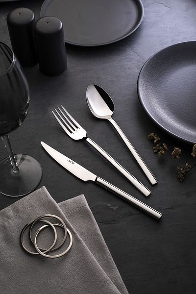 Nehir Cutlery set. (Spoons - forks - knives). Consists of 89 pieces. With luxury wooden box.