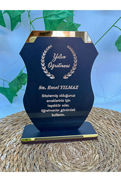 imzatasarım Kişiye Özel Yazılı Yılın Öğretmeni Annesi Babası Abisi Ahşap Plaket (12x17cm)