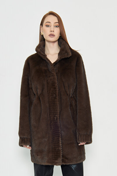 Ragazze Ventenni Ortası Çizgili Kürk Kaban