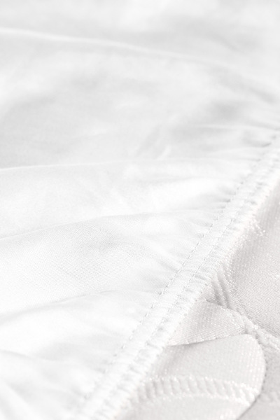 Madame Coco Ciel King Size 100% Cotton Elastic Satin Bed Sheet - White