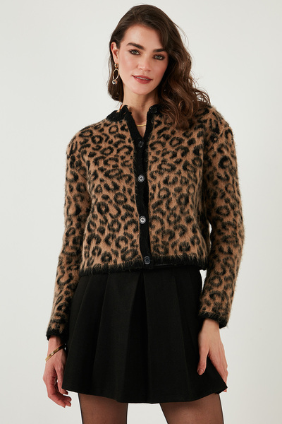 Lela Standart Fit Leoparlı Yumuşak Dokulu Crop Hırka Hırka 4614502